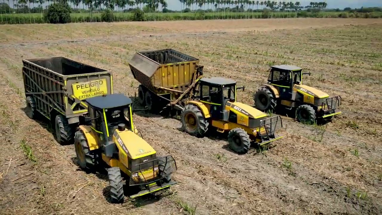 Tractor BELL 1736AF en campo