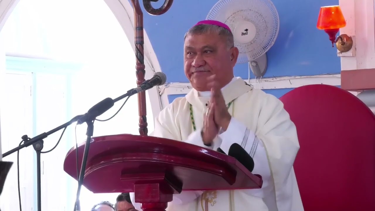 Taulaga Paia o le MisasaFa'aofuga o Fesoasoani ma le Fa'au'uga a le Kolisi Telosia Moamoa. 051225