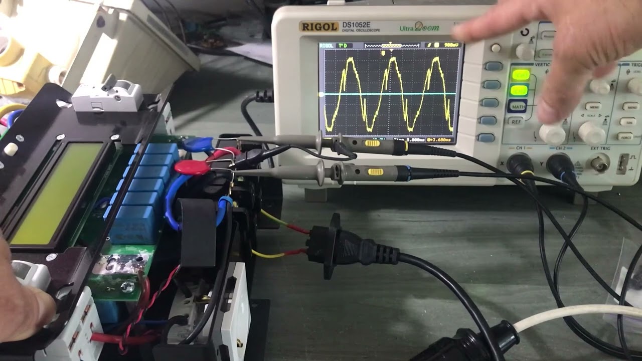 Квант, робота з генератором та різним навантаженням. Форма струму, реактивність.