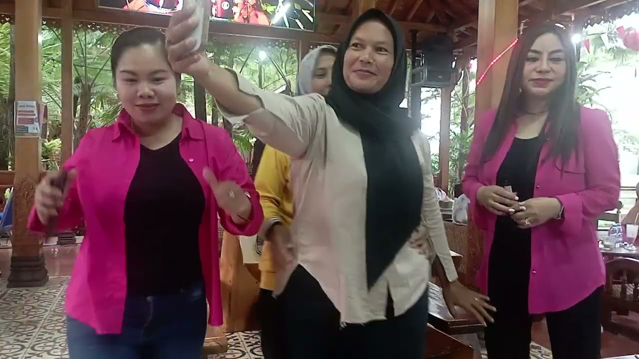 Momen pesona anisa bahar waw  keren bngt ,berkolaborasi bersama kitah2 Sukses trus anisa bahar&suami