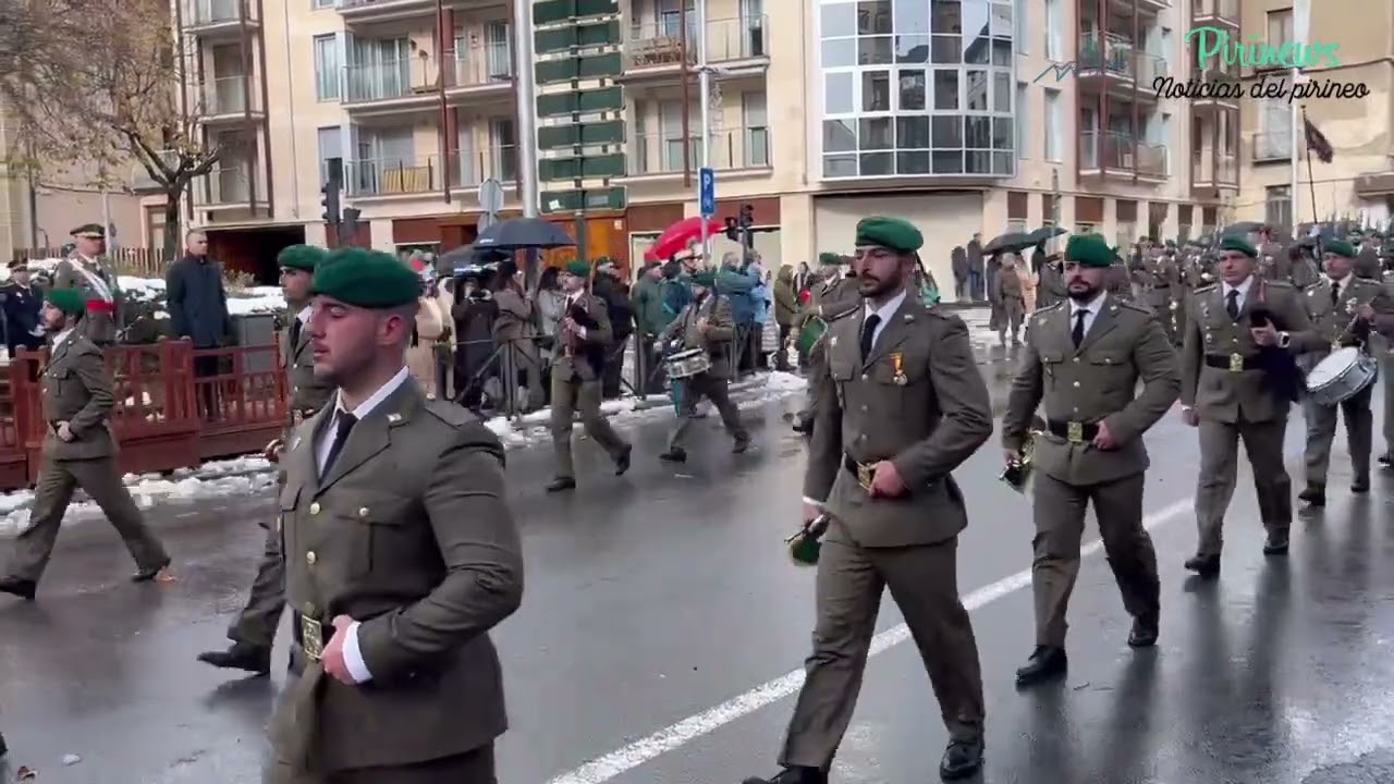Desfile militar en Jaca con motivo del Día de la Inmaculada Concepción