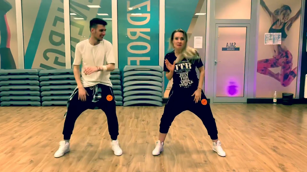 Wisin & Yandel - Guaya ZUMBA choreo by Domi