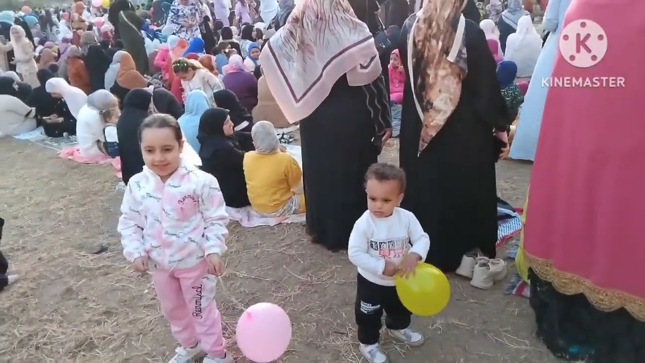 كل سنه وانتم طيبين ويجعل عيد سعيد يا رب عليكم وعلى الامه الاسلاميه جميعا مع ام حسن