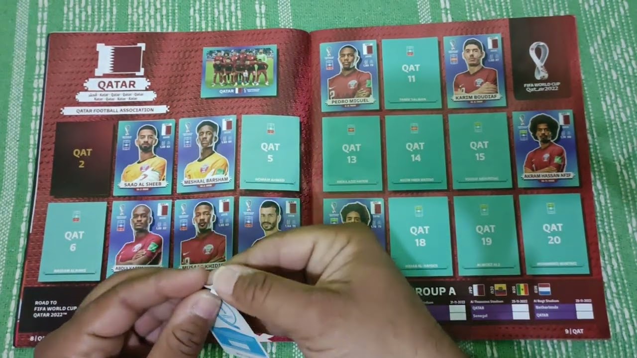 ALBUM DE FIGURINHAS COPA DO MUNDO QATAR 2022 Colando figurinhas video 3