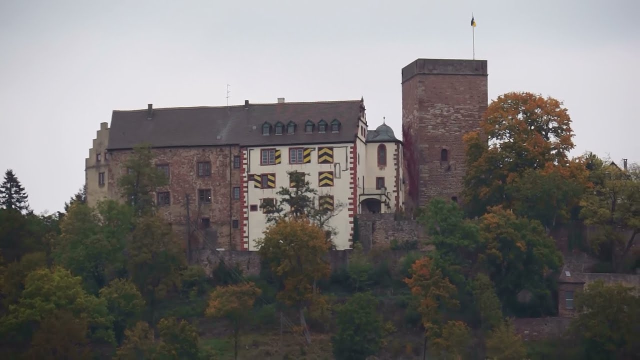 Deutschlands Burgen, Burgruinen, Festungen und Schlösser - Burg und Burgpark Gamburg