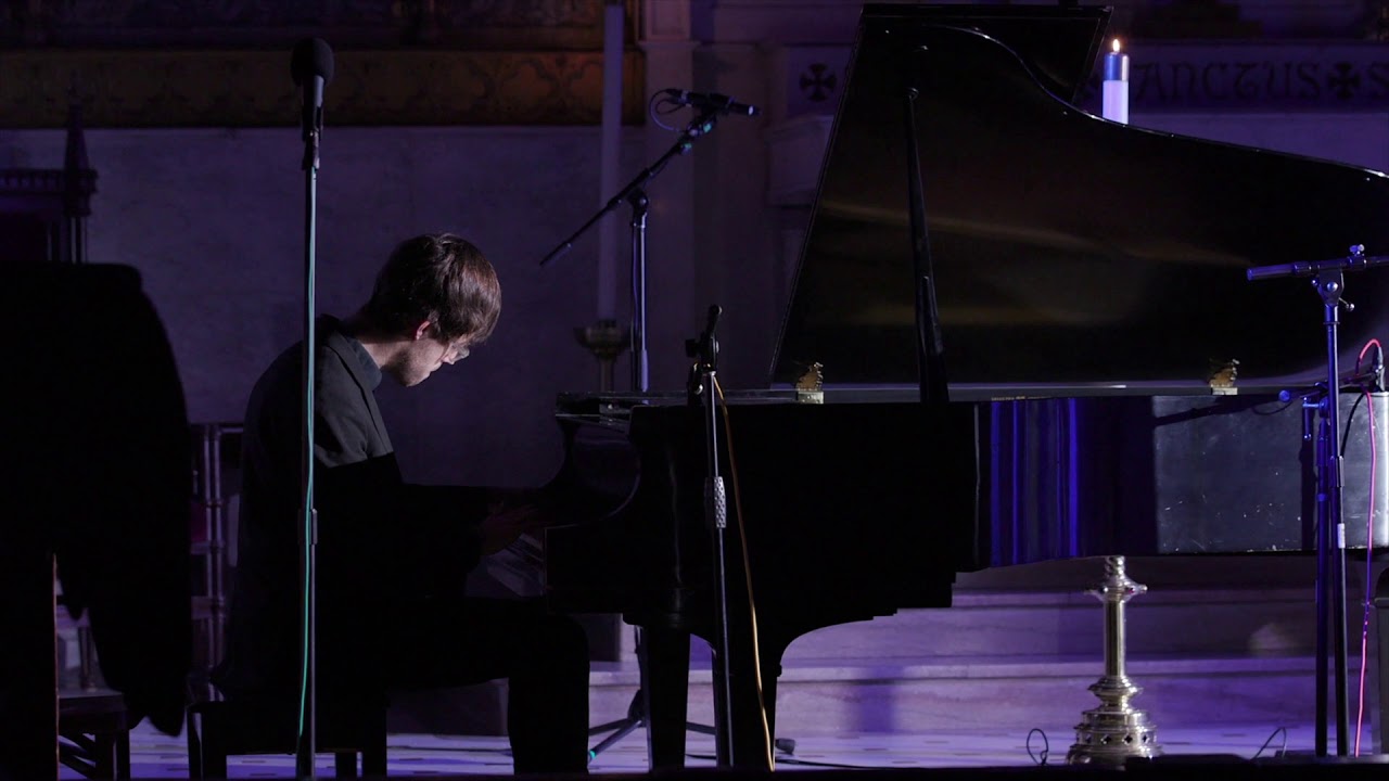 Alvin Lucier Music for piano and amplified sonorous vessels - Cantata Profana