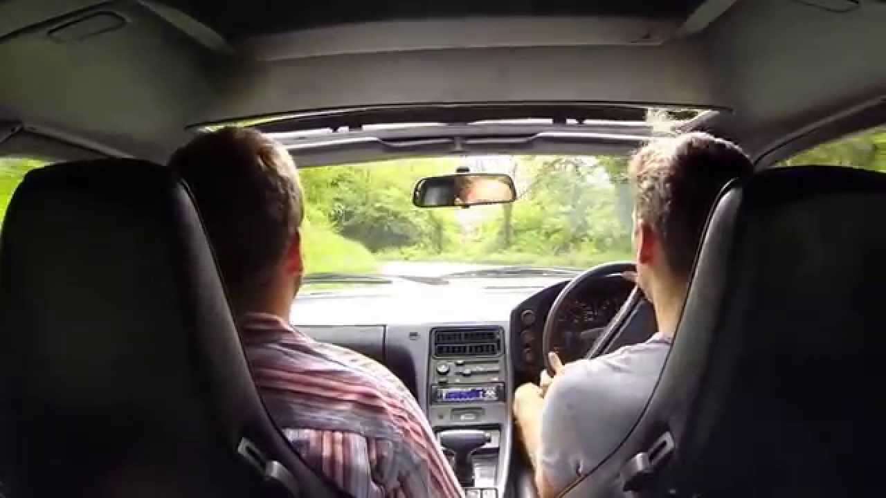 Porsche 928 S4 vigorous drive