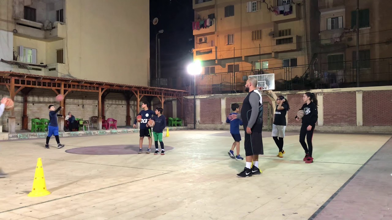 مهارات واحد ضد واحد في كرة السلة باستخدام step lay up د عامر سعد