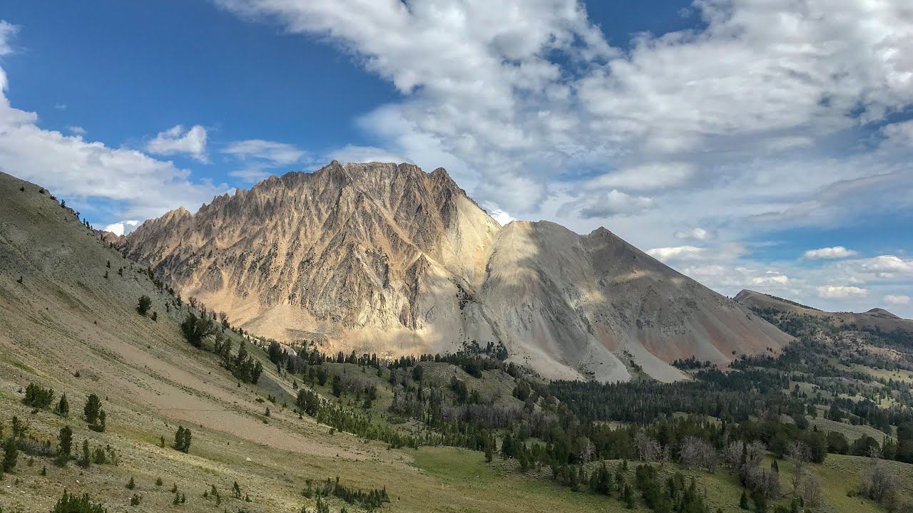 Backpacking to the Chamberlain Lakes Basin  - White Cloud Mountains