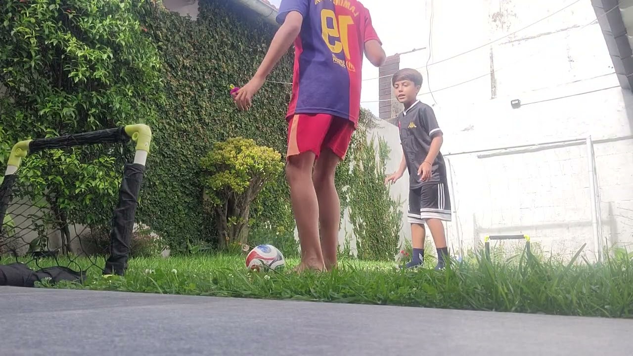 Partido mini en pasto