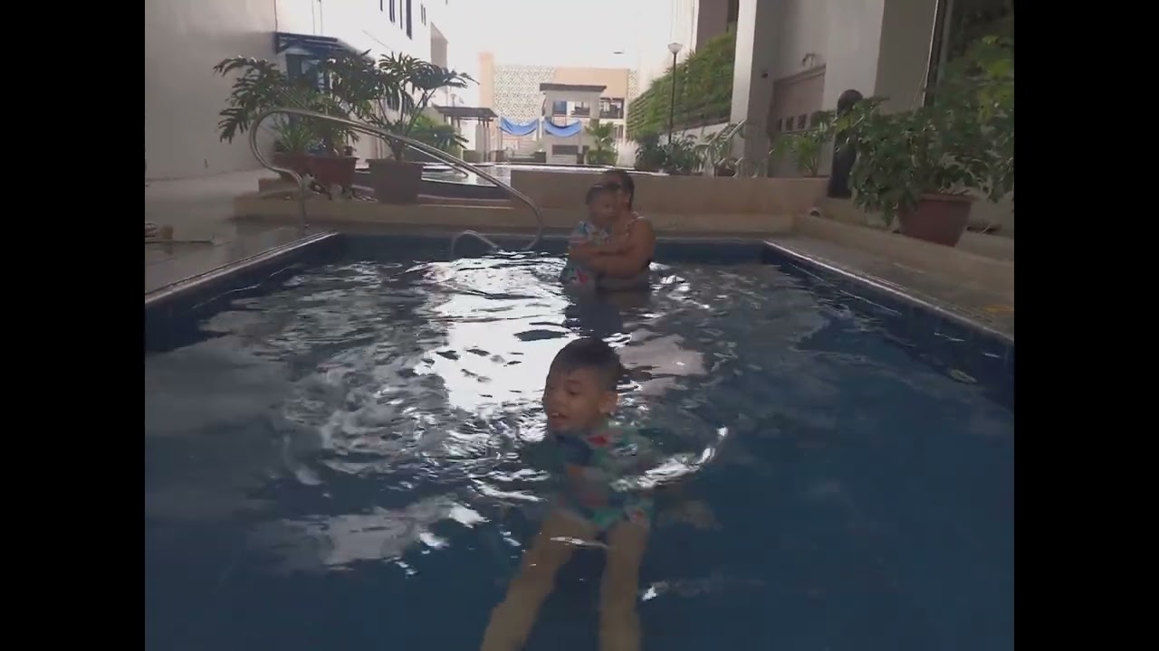 SUNDAY BONDING SWIM WITH THE KIDDOS