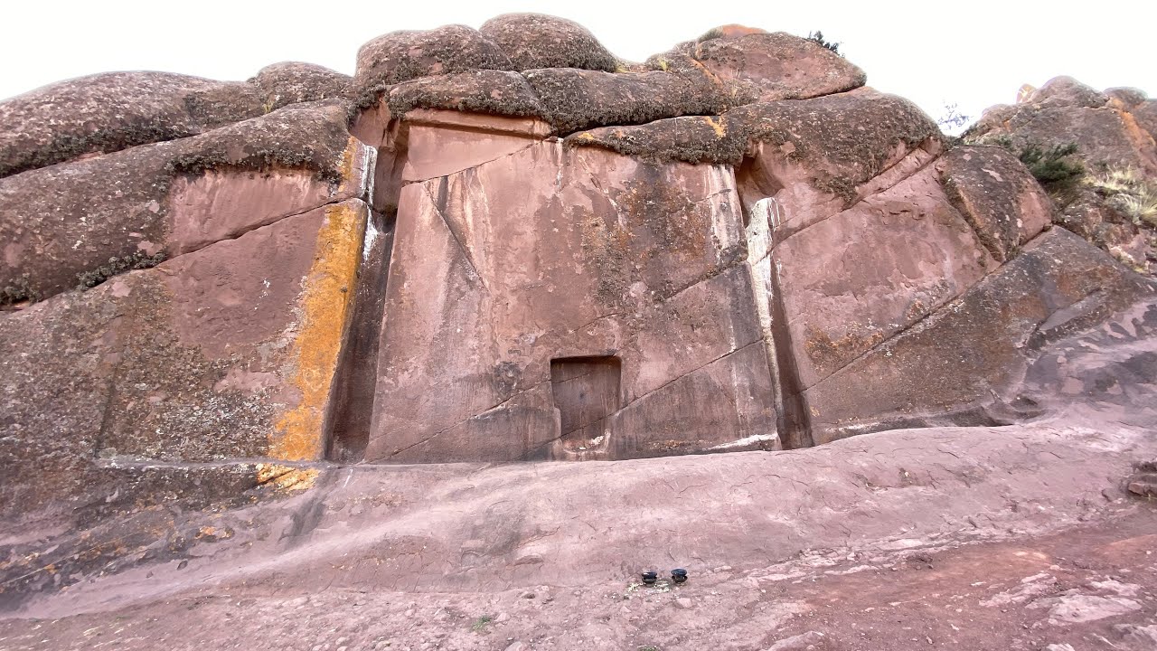 Amaru muru / willka uta / the gate of the gods, Puno, Peru, octubre 2022