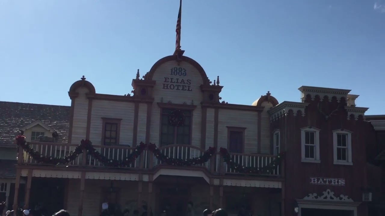 2025年11月20日ディズニーランド　トイズ・ワンダラス・クリスマスあと5分前アナウンス