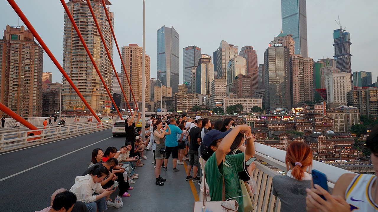 [4K] Evening walk on Qiansimen Bridge, Chongqing, China