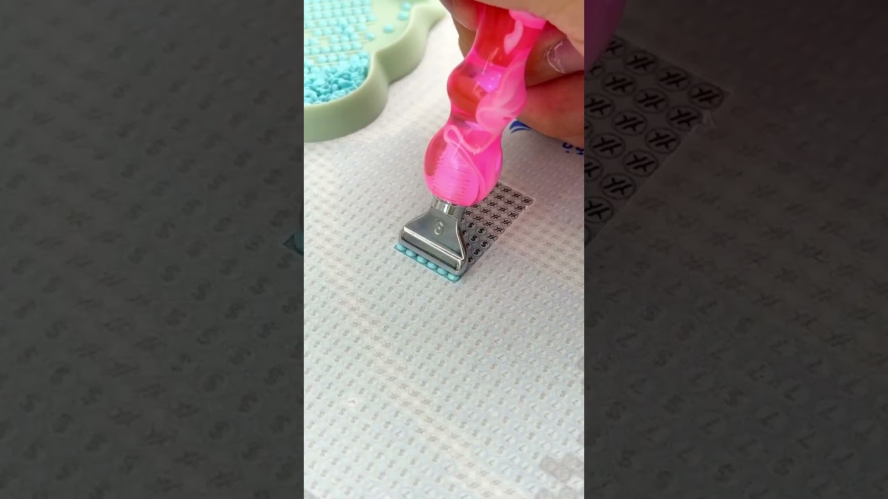 🧩 DIY 5D diamond painting kit is easy to operate and brings a lot of pleasure to our life