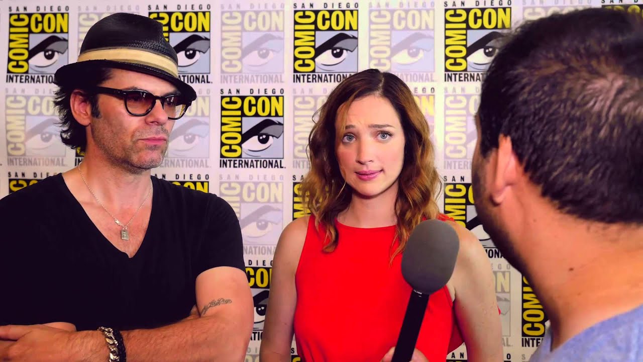 Billy Burke (Mitch) and Kristen Connolly (Jamie) talk about Zoo