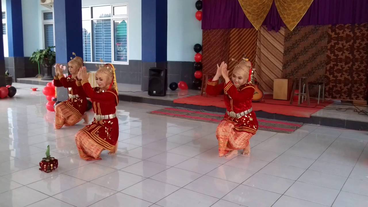 Tari persembahan Ukm Seni FMIPA UNIB