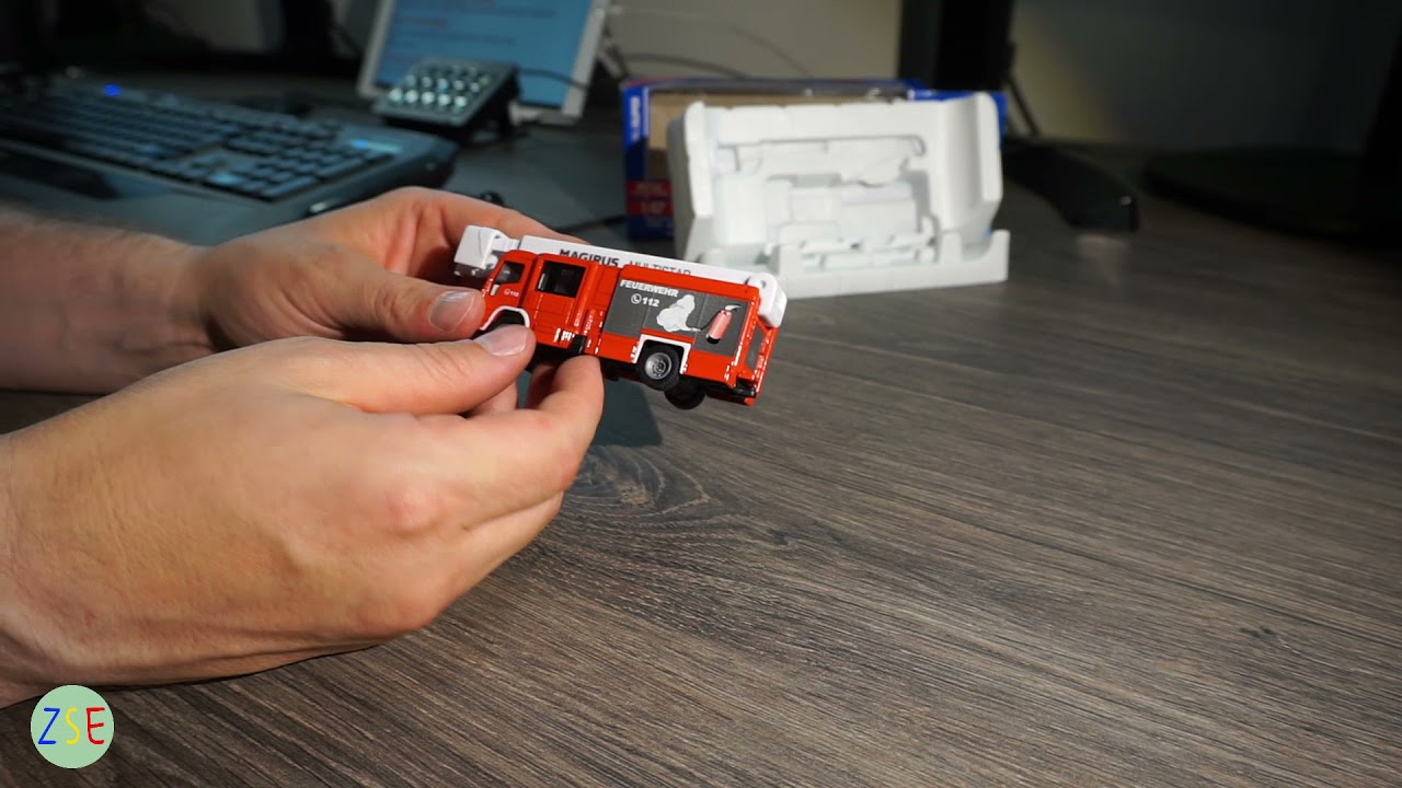 EMERGENCY EMERGENCY! Siku Fire Engine 1:87 scale