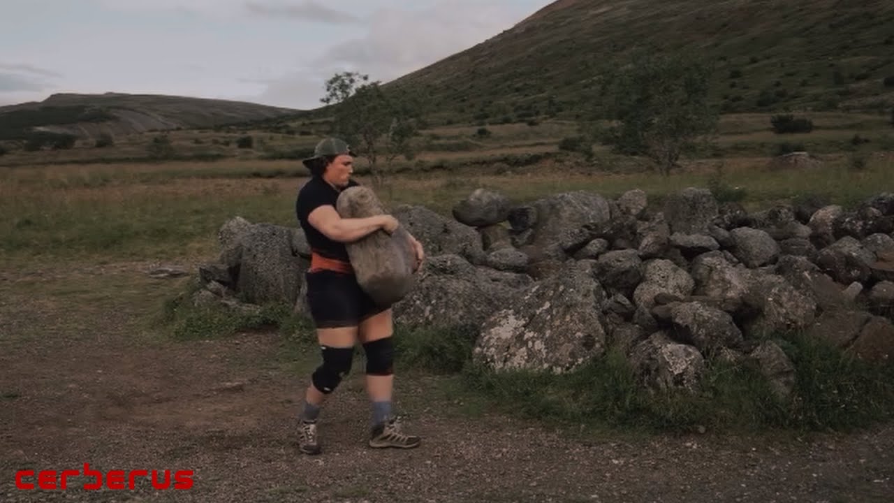 The first and only woman to achieve fullsterkur with the Húsafell stone.