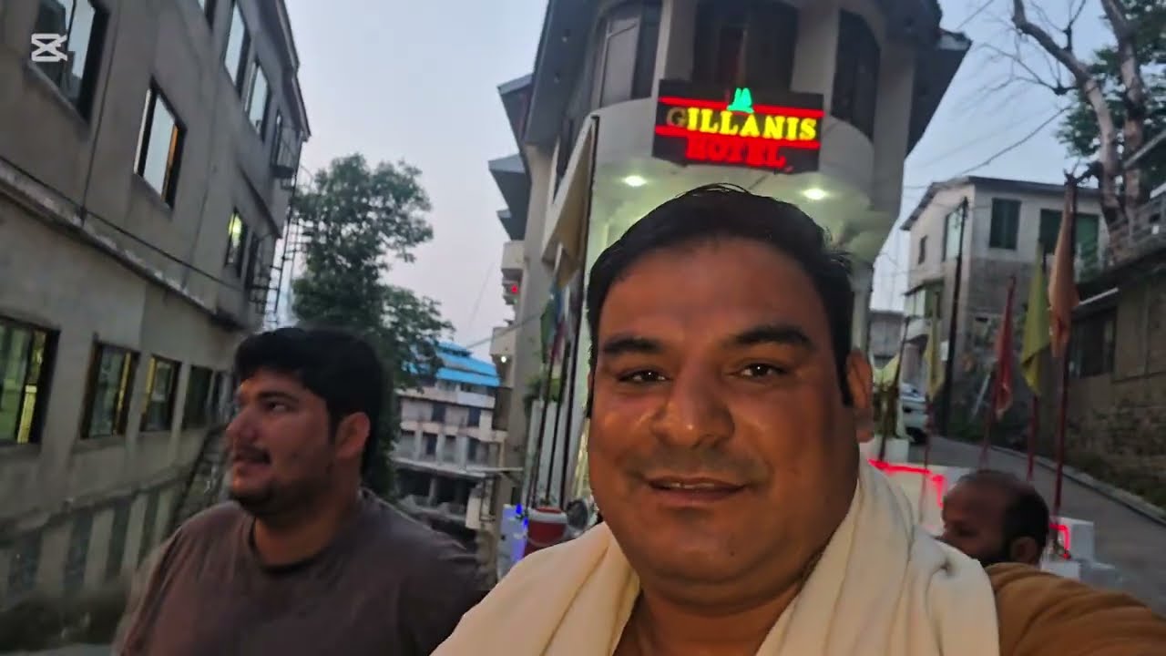 Kashmir ka tour stay Murree Mall Road