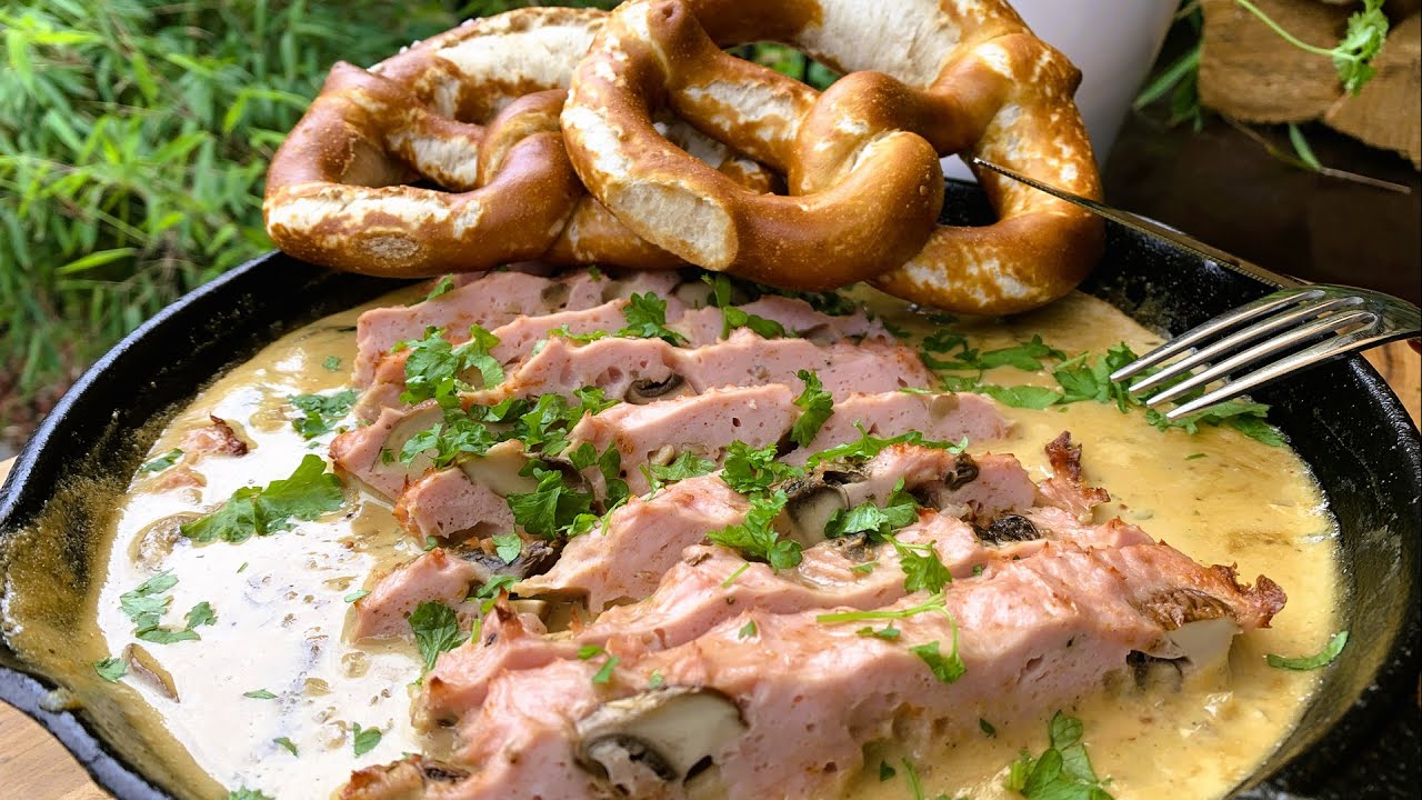 Champignon Leberkäse in Pilz Senf Rahm Soße. Leberkäse next Level