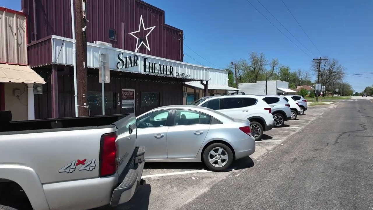 Walking tour of Bremond Texas in 4K