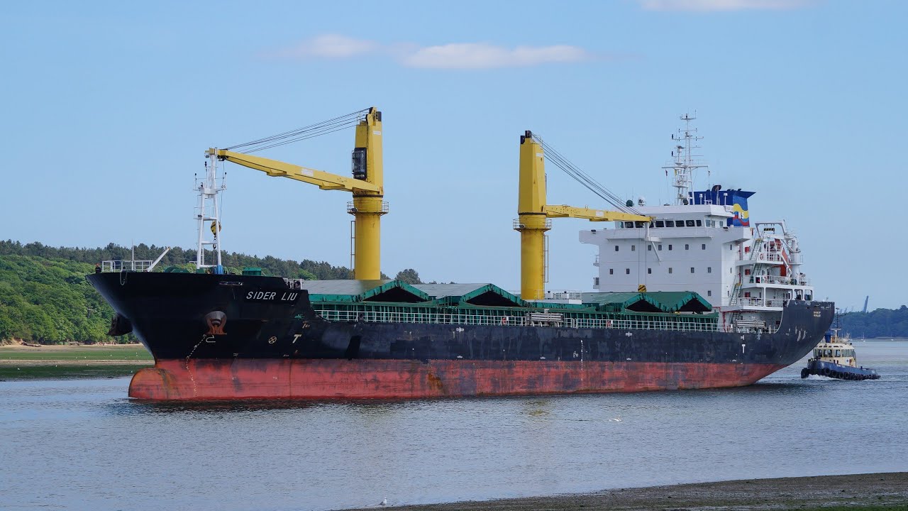 Shipspotting: SIDER LIU - Large General cargo ship sailing up the river orwell 19/5/20