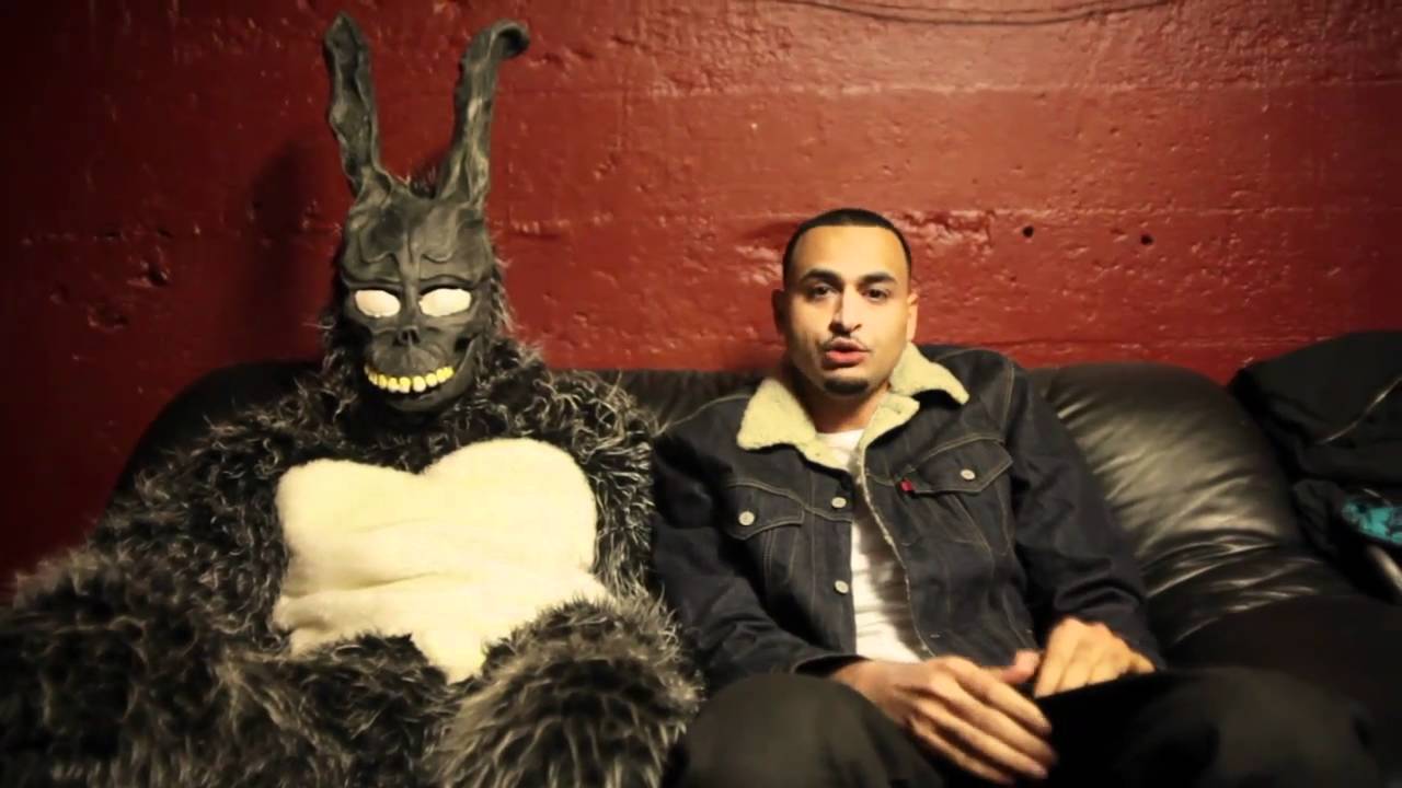 LOCKSMITH & FRANK THE RABBIT GET PREPARED FOR A PERFORMANCE