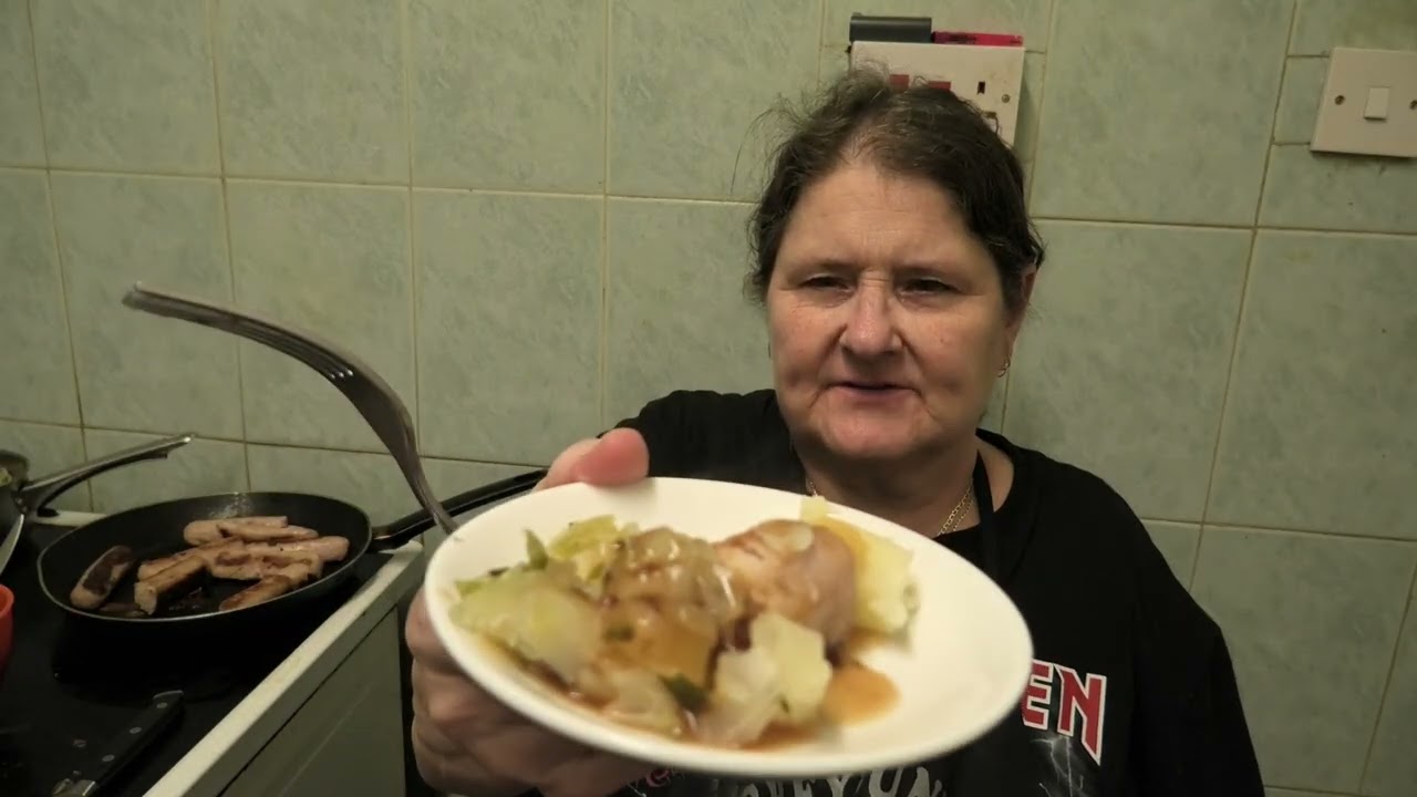 Картофель, колбаса, капуста