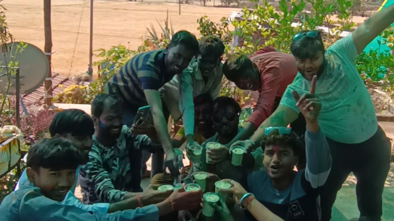  खुशियों के रंग अपनों के संग // ​मस्ती, मिठास और गुलाल​होली