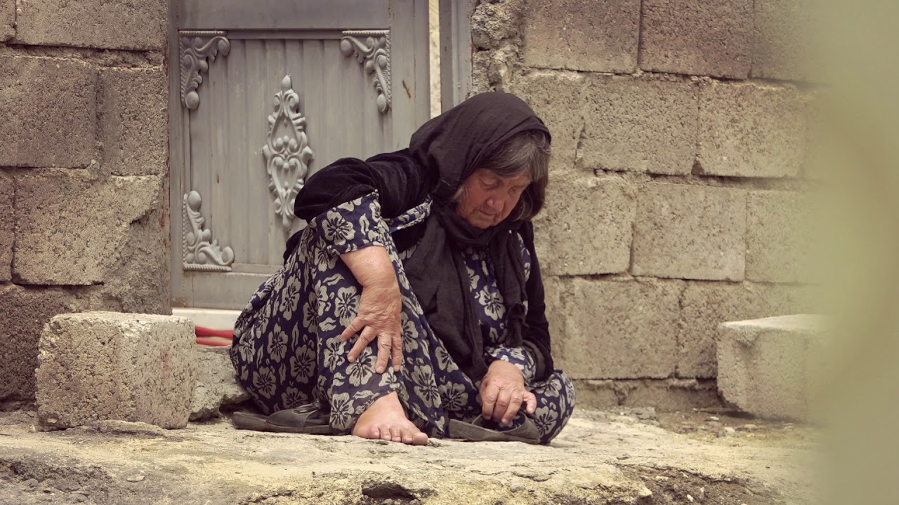 حەسەن زیرەک : شــاییا دەگەڕێ ئامۆزا