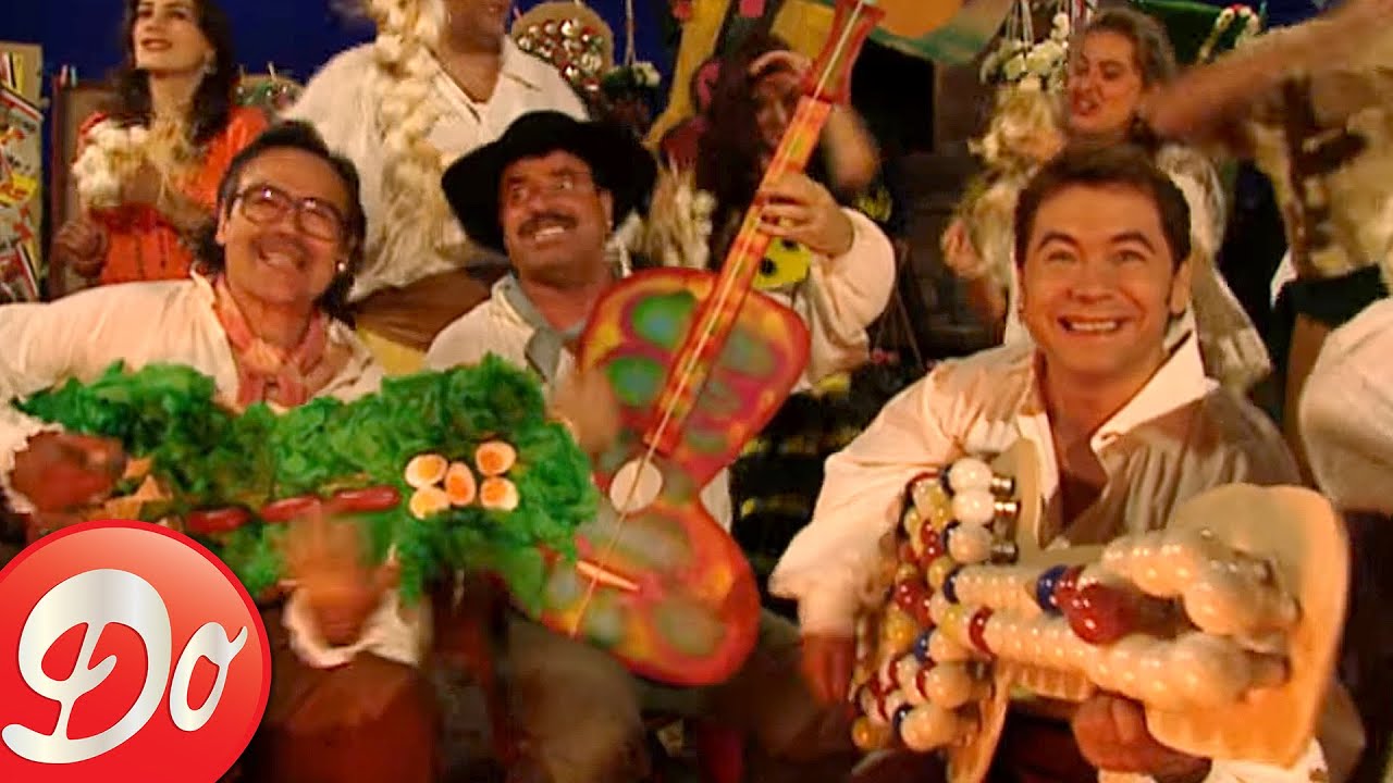 Les Musclés : Lolaï, il attend que sa guitare sèche (Clip officiel)