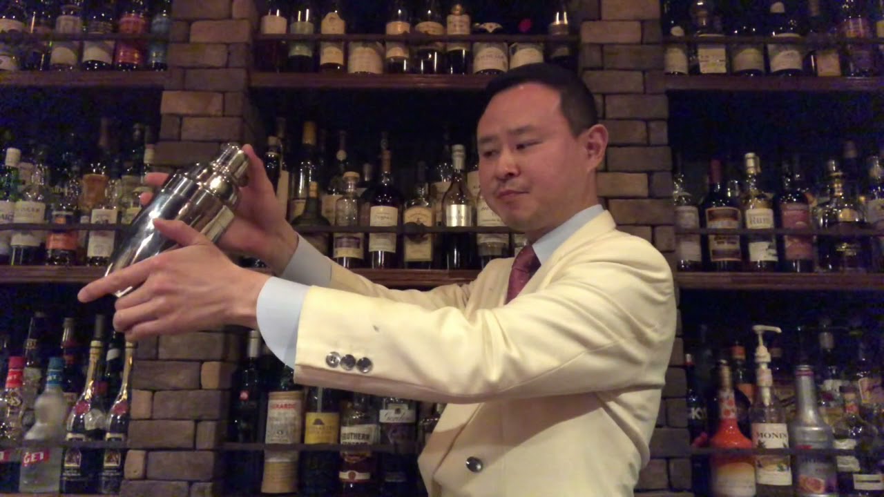 Bartenders' Technique: バーテンダー技術探訪 第7回 効率的な道具の扱い方/エスプーマインフュージョンウォッカ