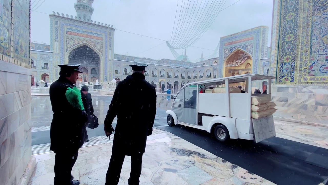 لقطات من حرم الامام الرضا (ع) مع تساقط الثلج