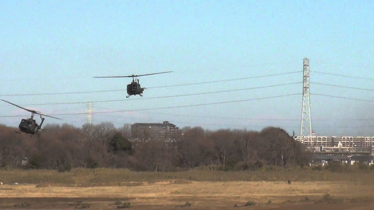 UH-1J負傷者収容＆ドアガン射撃擁護　第一空挺団空挺降下訓練始め JGSDF