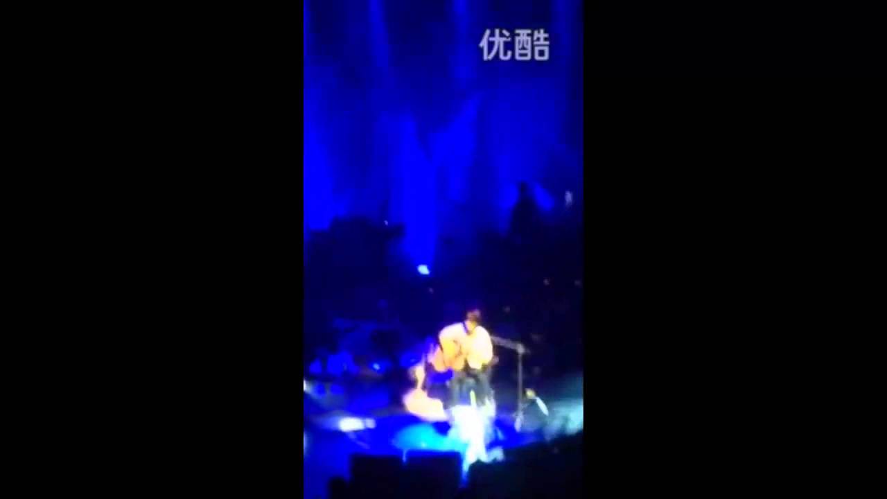 [中字]140601 IU(아이유) concert-  IU & Yong Hwa[CNBLUE] (鄭容和) audio cut