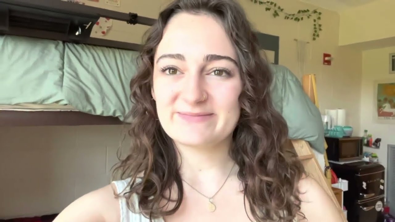UNH Mills Hall - Four Person Suite Dorm Tour