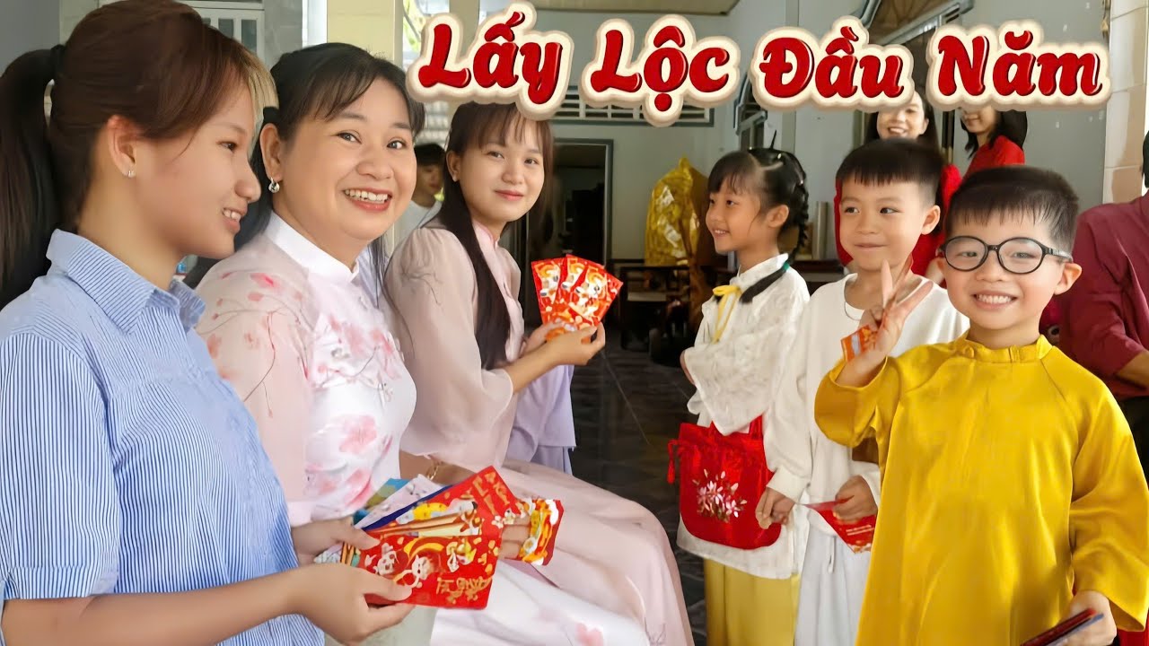 Mùng 1 Tết Tụ Họp Cùng Gia Đình Anh Vinh Lì Xì Đầu Năm
