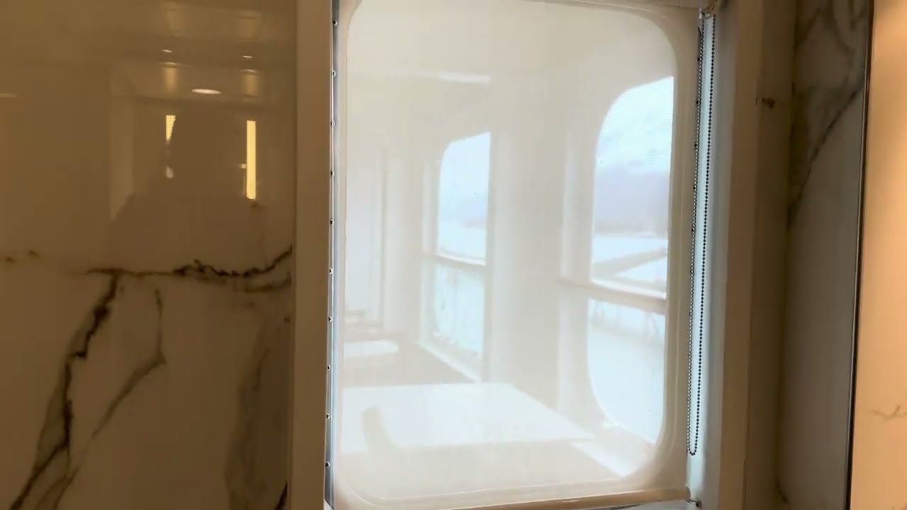 NCL Jewel Owner's Suite 9504