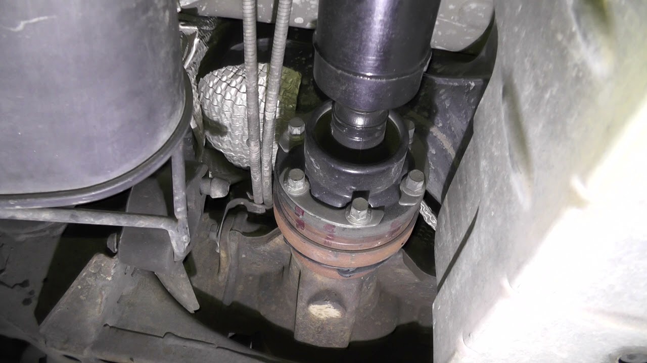 BF Ford Tailshaft CV and diff movement2a