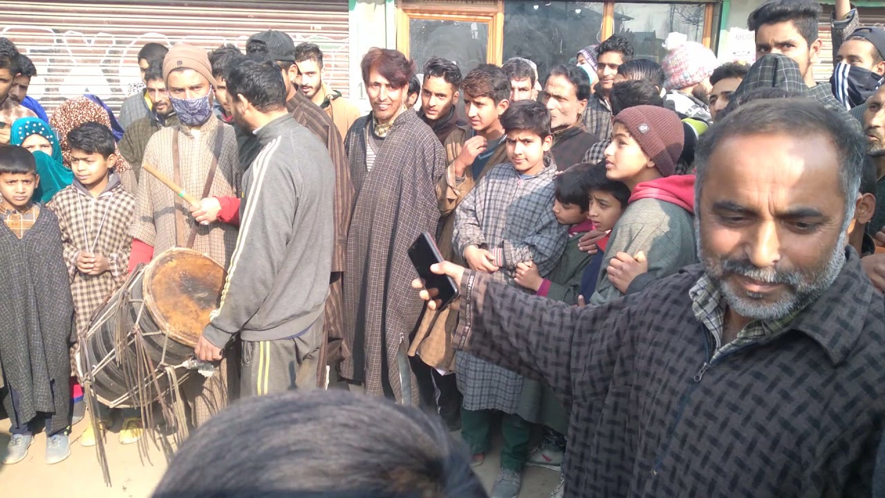 kashmiri dhol dance