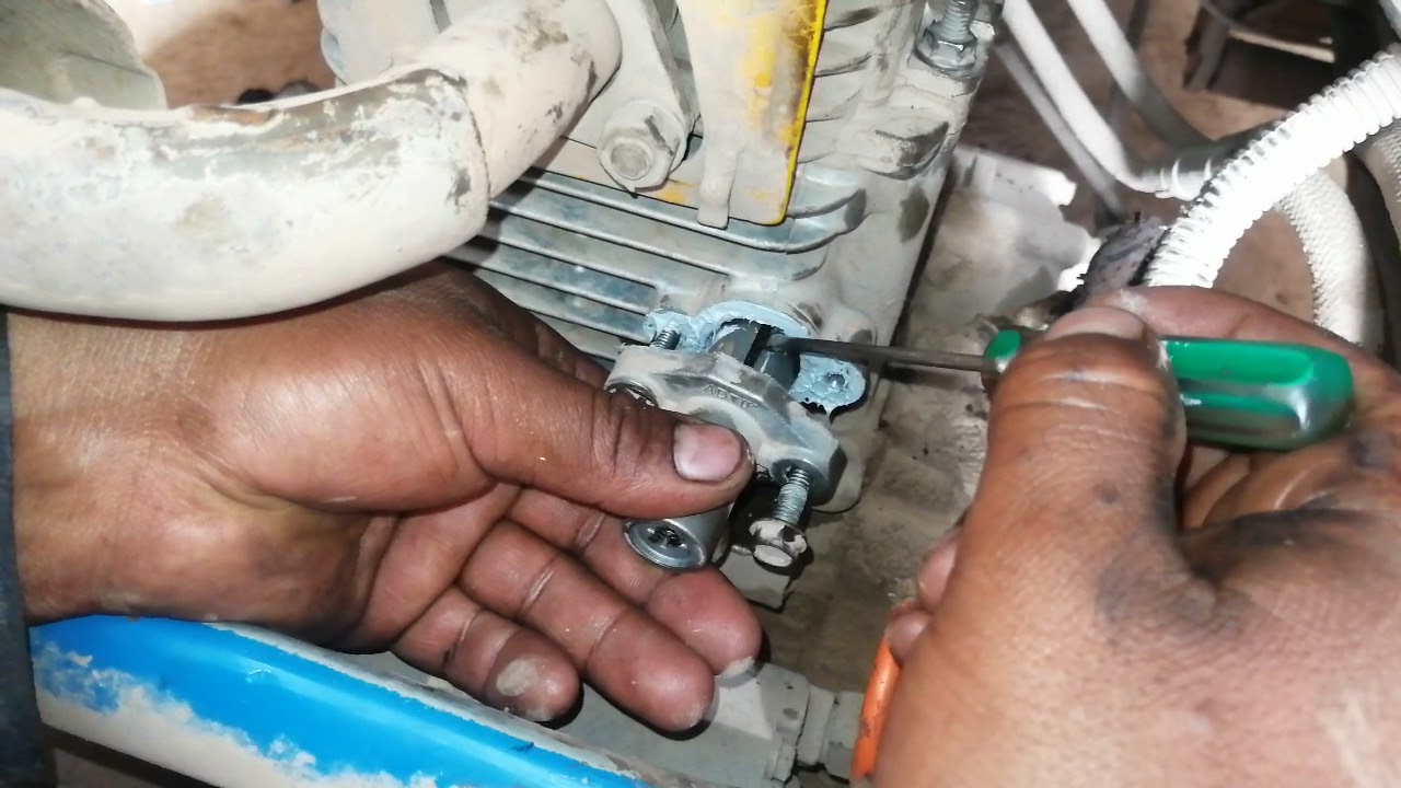 CAMBIO DE CADENA DE LEVAS DE UNA TORITO BAJAJ 205 (segunda parte)