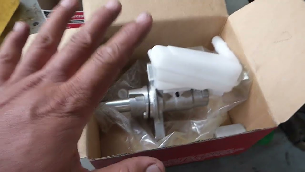 Bomba de frenos FIESTA, proceso para cambiarla o instalarla.