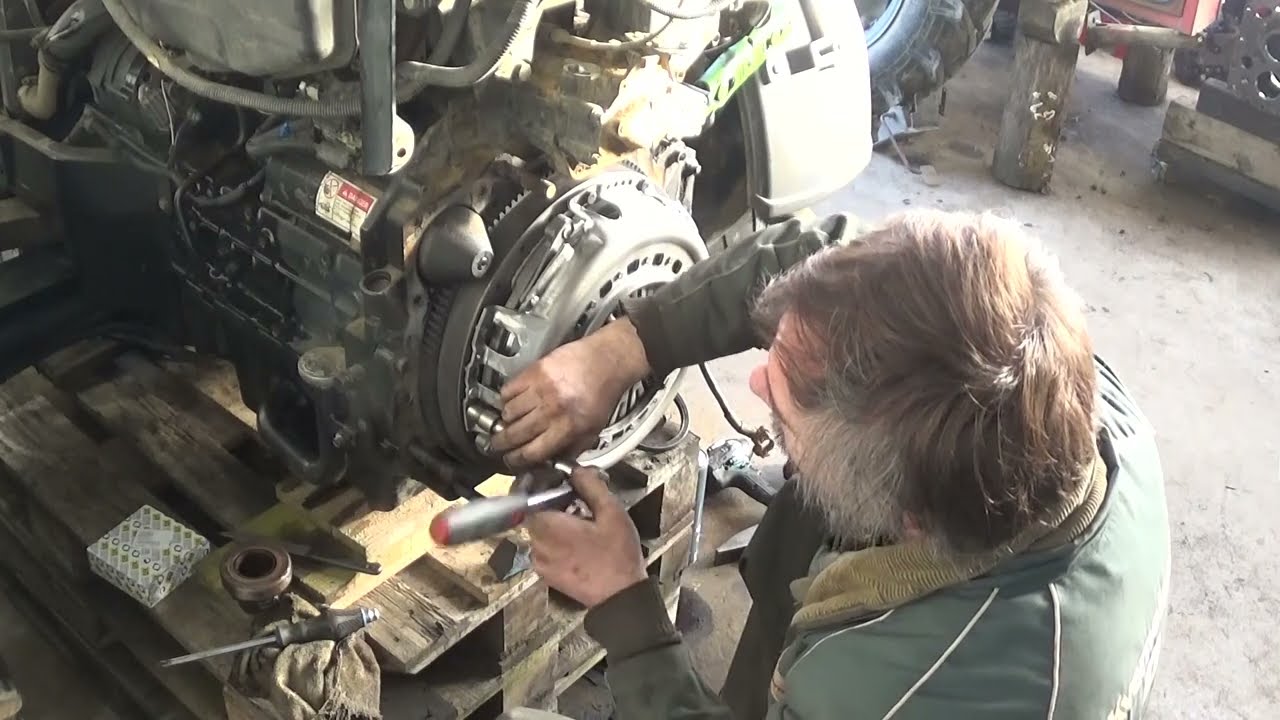 DEUTZ FAHR  AGROFARM 100  POPRAVAK KVAČILA 3 / 3