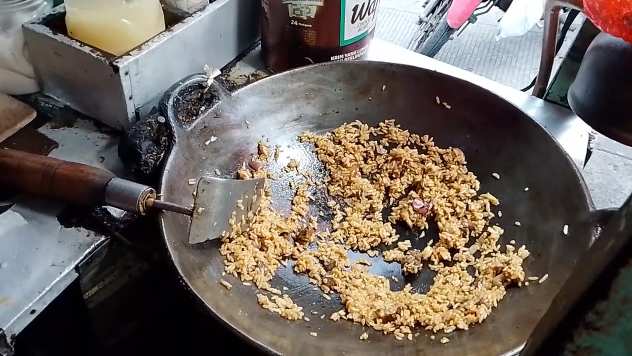 DARI HARGA 250 RUPIAH SAMPAI SEKARANG MASIH TETAP JUALAN NASI GORENG BABAT