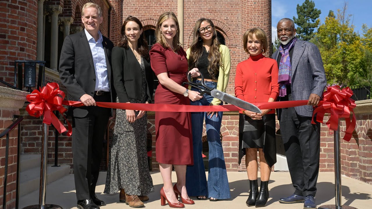 USC Cuts Ribbon on the New School of Dramatic Arts Building