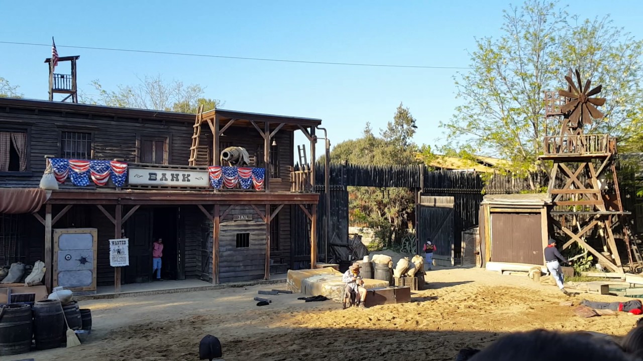 BANG BANG WEST SHOW · PortAventura World