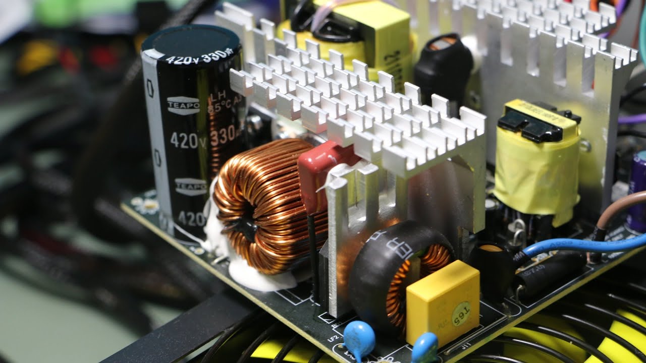 Fonte gamer brasileira 550W - Testamos antes de ser lan&ccedil;ada
