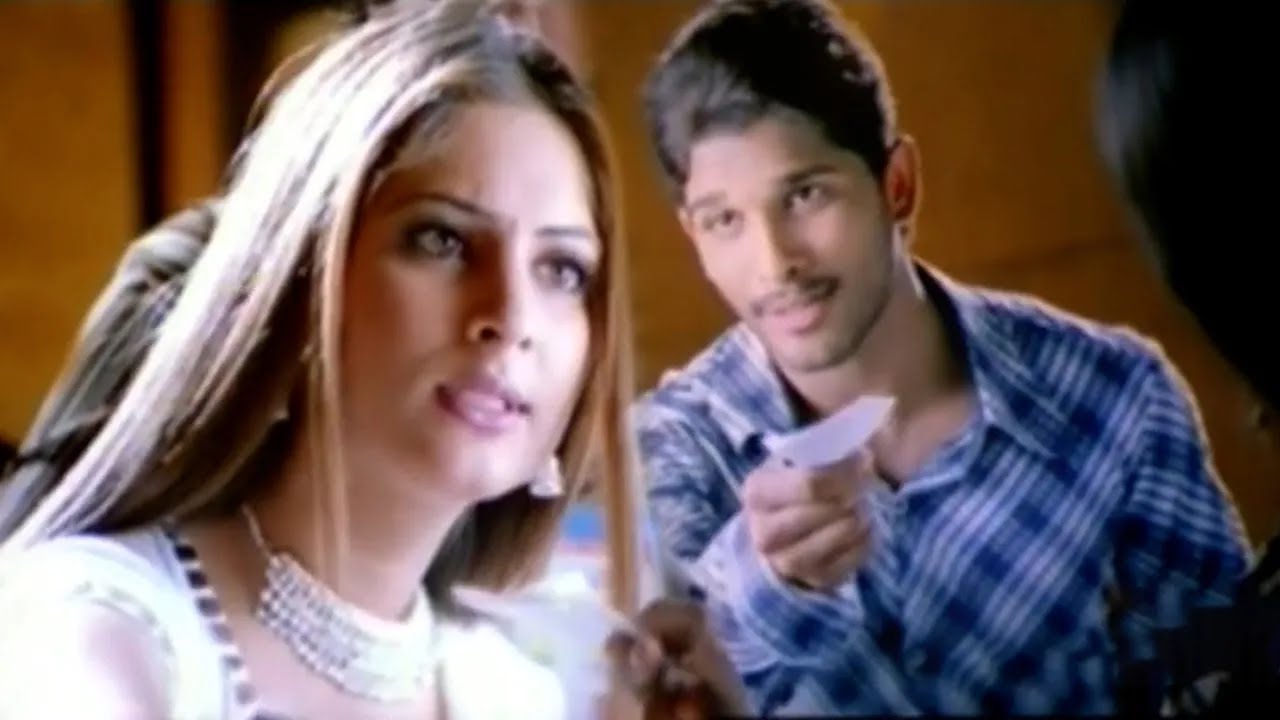 Allu Arjun Propose to Gouri Munjal Best Love Scene | Bunny Movie Love Scenes | Shalimar Cinema