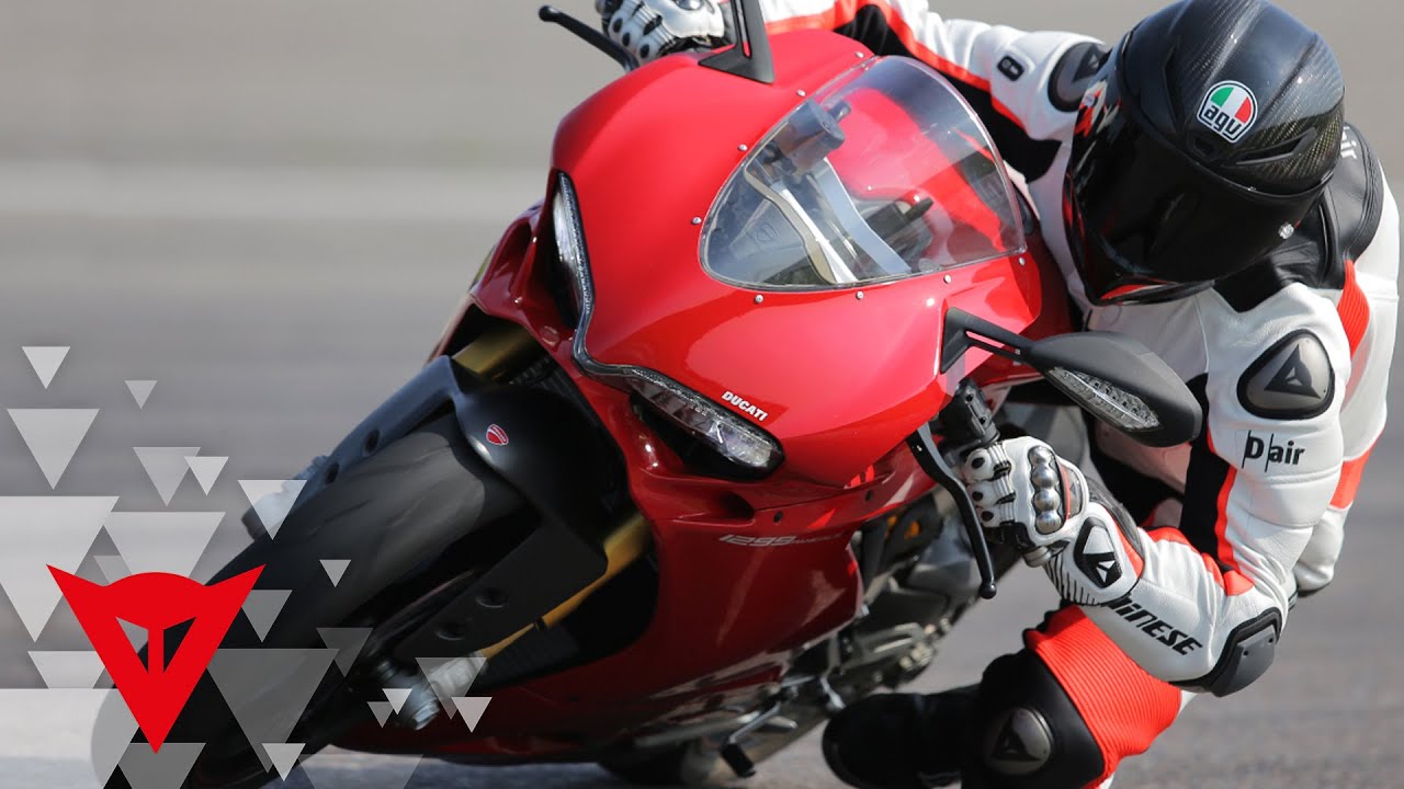 Manuel Poggiali on the track with the D-air Racing Misano leather suit